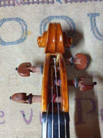 Labelled Walter Cangialosi - Stradivari - Numero di oggetti 1 - Violino - Italia - 2011