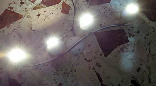 Lampada da soffitto  Parete ( moderna ) 4 faretti a sfera orientabili Usata