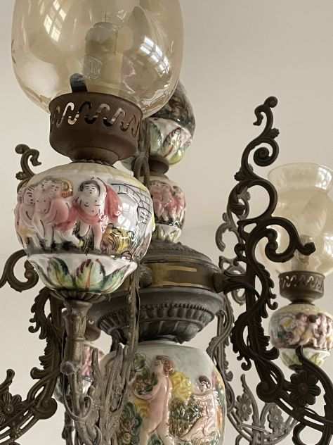 Lampadario vintage in ceramica lavorata