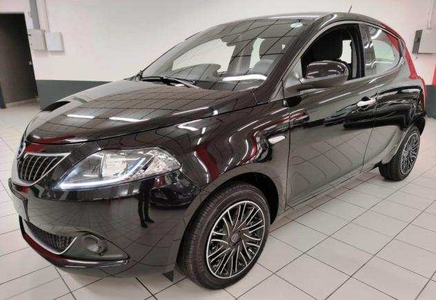 Lancia Ypsilon 1.0 70cv Hybrid 5p Gold  Car Play