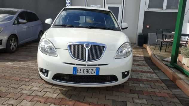 LANCIA YPSILON 2010