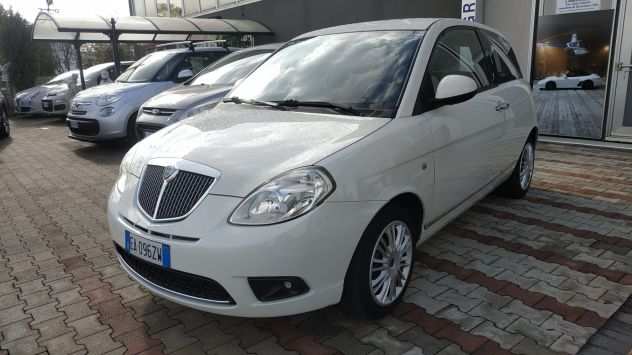 LANCIA YPSILON 2010