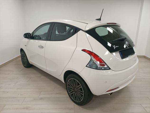 Lancia Ypsilon 3ordf serie 1.0 FireFly 5 porte SampS Hybrid Ecochic Gold