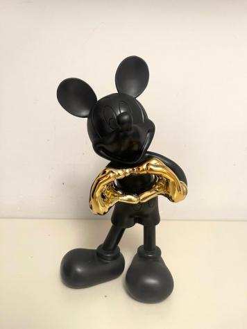 Leblon Delienne - Scultura, Mickey Mouse with love - 30 cm - Oro, Resina - 2022