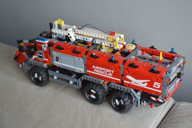 LEGO TECHNIC 8454 e 42068