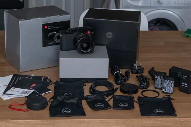 Leica Q2 - con accessori