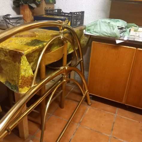 Letto in ottone con rete matrimoniale