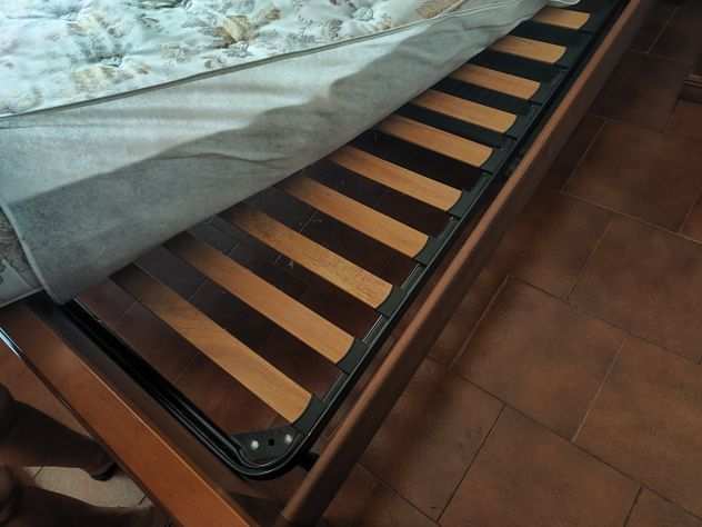 Letto matrimoniale in legno noce  rete orto