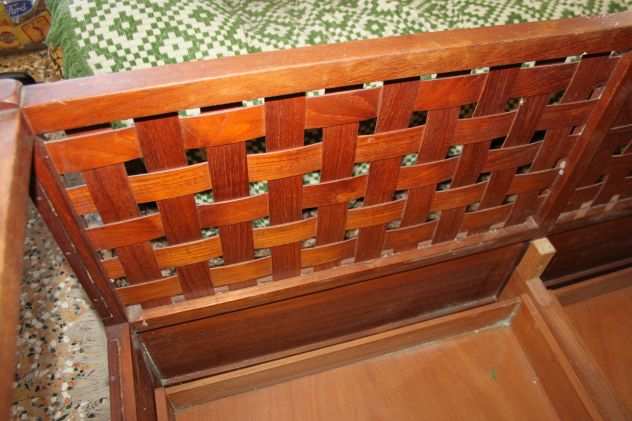 Letto singolo in legno con rete e con cassetti