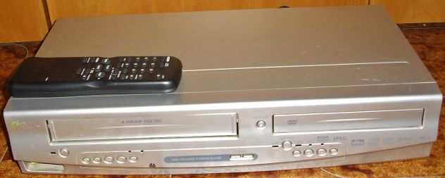 LETTORE DVD VCR VHS VIEOREGISTRATORE COMBO FUNAI DPVR-6530 VIDEO RECORDER