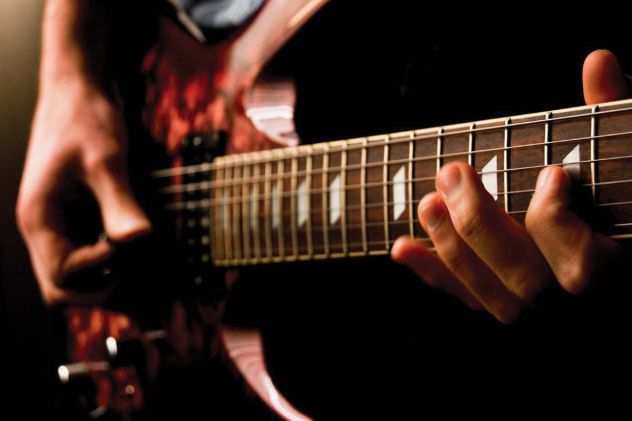 Lezioni di chitarra per principianti, intermedi o avanzati a Rimini anche online