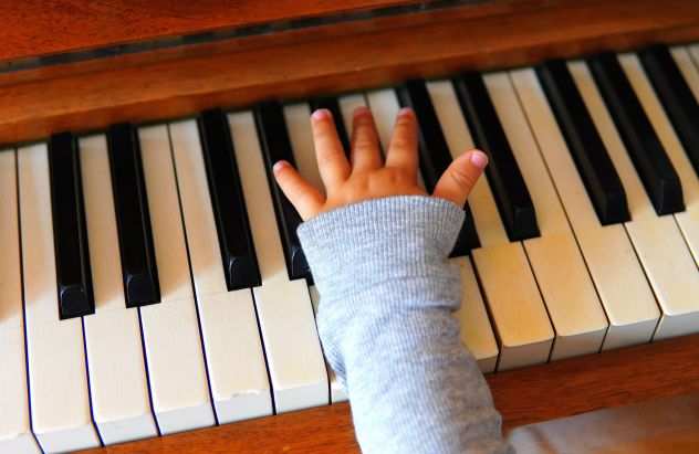 Lezioni di pianoforte a casa vostro oppure on line Pavia