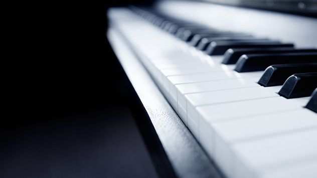 Lezioni di pianoforte e teoria. Arrangiamenti musicali su richiesta.