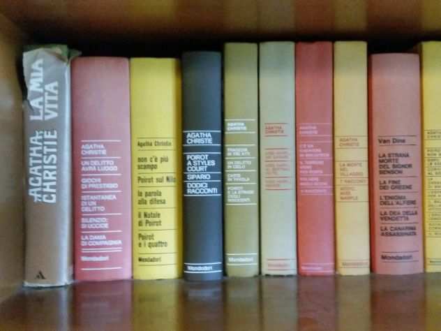 libri raccolte gialli mondadori editore