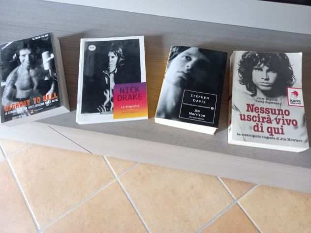 libro biografia di Jim Morrison, Bon Scott(ACDC) E Nick Drake