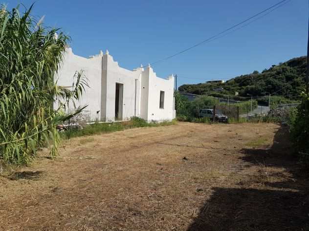 Lipari Isole Eolie.-cod.ve 833- C.Da S.Nicola. Villa in costruzione vista mare c