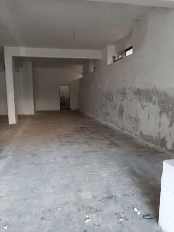 LOCALE COMMERCIALE Giugliano 150mq FLG341