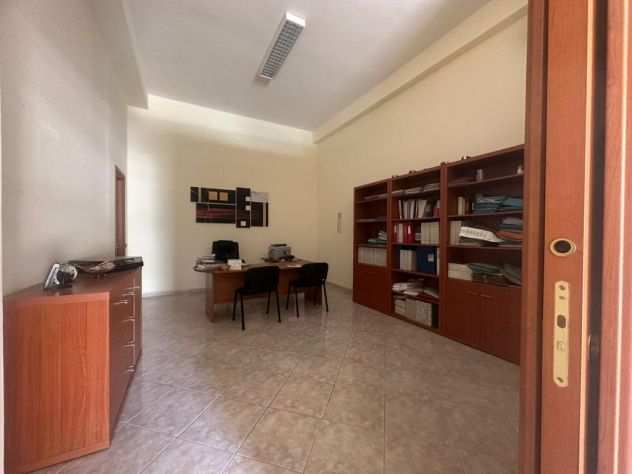 LOCALE COMMERCIALE Giugliano 70mq FLG345