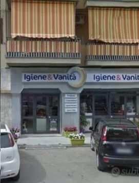 Locale Commerciale via Venezia Gela (CL)