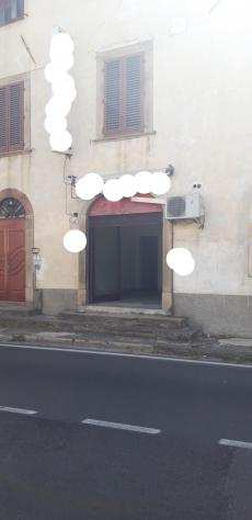 Locale comm.leFondo in affitto a PONTETETTO - Lucca 35 mq Rif fond pont 500