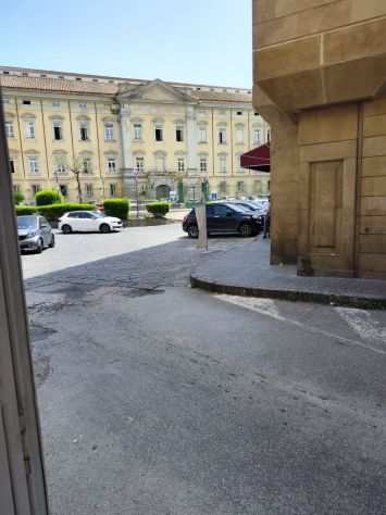 Locale di fronte al Tribunale di Napoli Nord Aversa 110 mq