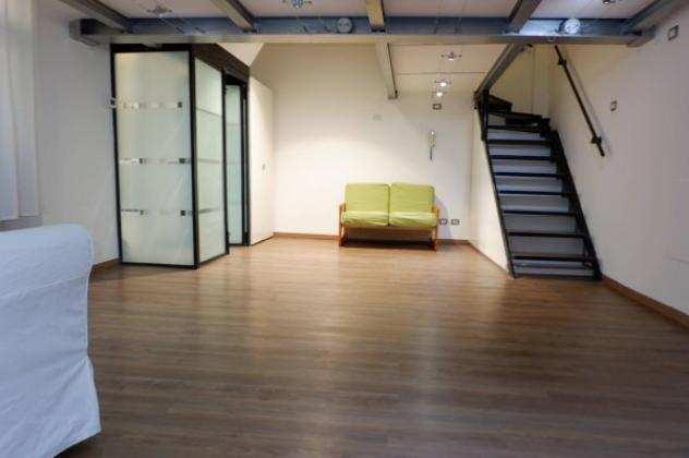 Loft  Open Space di 100 msup2 con 2 locali in affitto a Milano