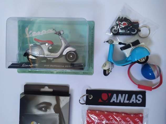 Lotto 12 Modellini Moto Vintage (Vespa, Moto Guzzi, Ducati)  Regalo Gadget