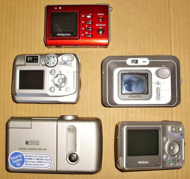 lotto 5 fotocamere digitali fujifilm niko coolpix praktica videocamera ricoh rdc