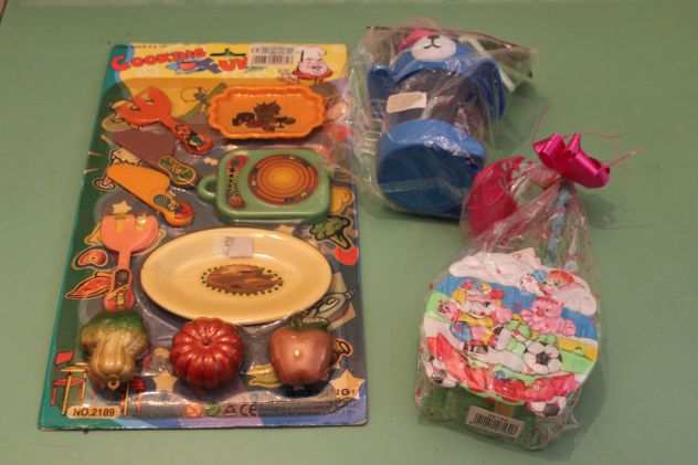 Lotto bambini Pentolini,bicchiere orso e busta porta matitecancelleria anni 80