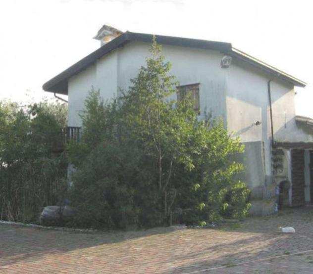 LP185423 - Compendio immobiliare sito in via Giovanni Pascoli