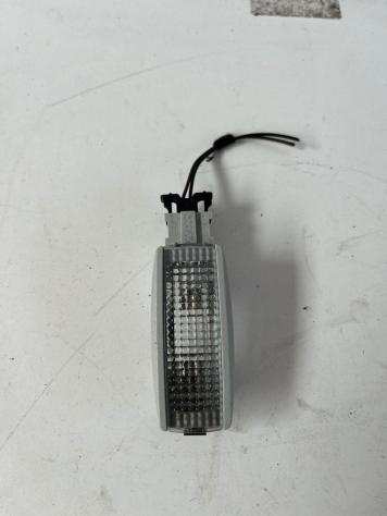 LUCE DI CORTESIA ANTERIORE VOLKSWAGEN Polo 5deg Serie 380947113 (0917)