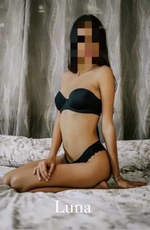 Luna dolce e meravigliosa massaggiatrice