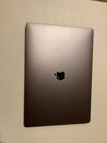 MacBook Pro 15 i9 - 2.9 GHz 32 GB RAM , 2 TB SSD con Touch Bar, 2018