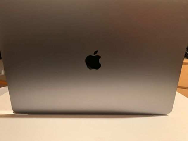MacBook Pro 15 i9 - 2.9 GHz 32 GB RAM , 2 TB SSD con Touch Bar, 2018