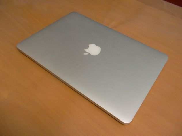 MacBook pro DOVREBBE ESSERE IL modello A1902 non parte