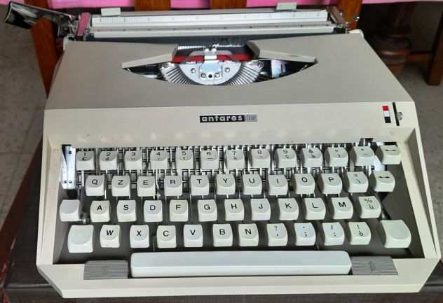 macchina da scrivere antares capri