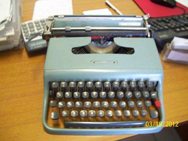 Macchina da scrivere Olivetti lettera 22 ed Hermes