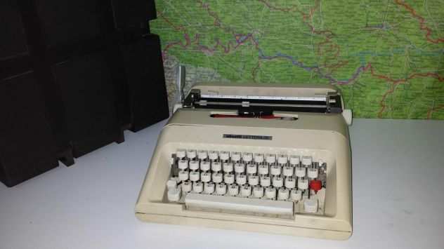 macchina da scrivere Olivetti lettera 35