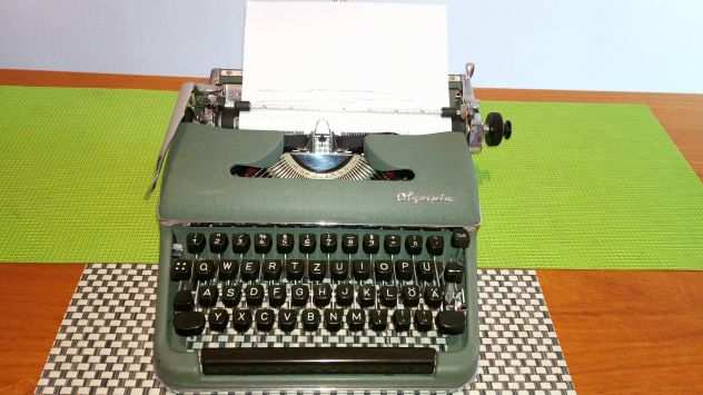 Macchina da scrivere Olympia SM4 - Made in West Germany (DDR) - del 1958