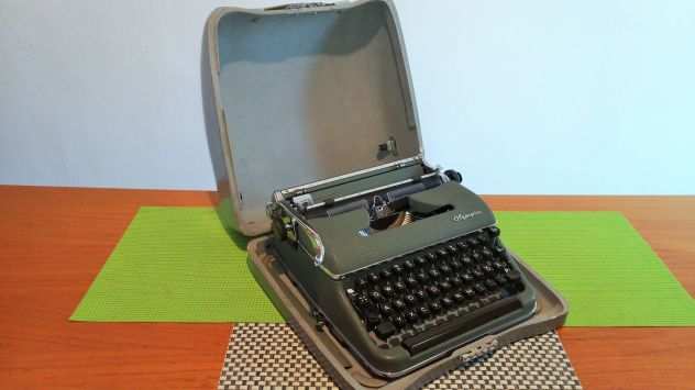 Macchina da scrivere Olympia SM4 - Made in West Germany (DDR) - del 1958
