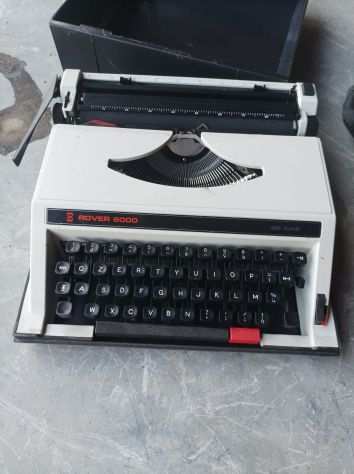 macchina da scrivere portatile Rover 6000