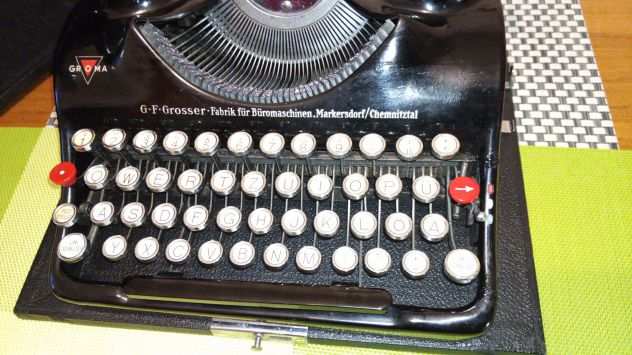 Macchina da scrivere rara, quot Groma portatile - Modello N quot - del 1938-39