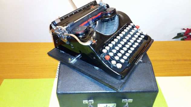 Macchina da scrivere rara, quot Groma portatile - Modello N quot - del 1938-39