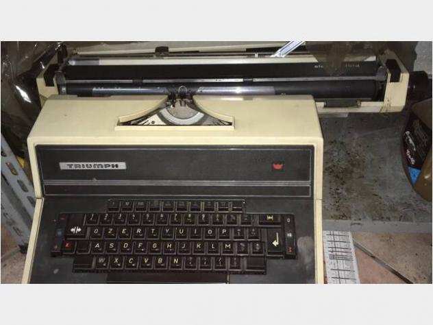 macchina da scrivere triumph Usato