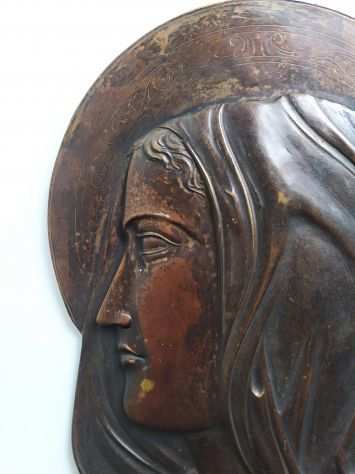 Madonna in bronzo