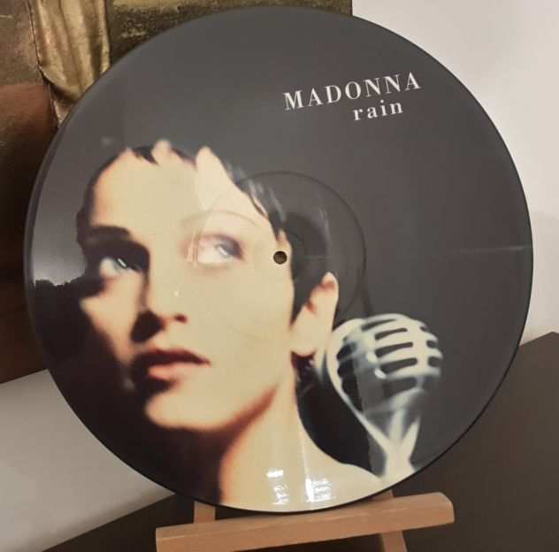 MADONNA, rain, 12quot Vinyl Single Picture Disc, 1993 Sire Records Company.