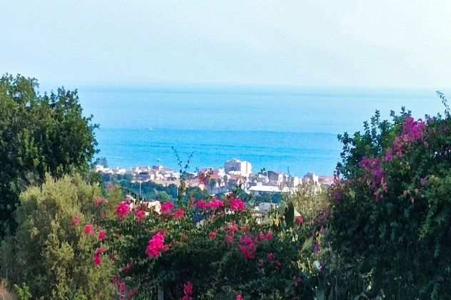 Marina di Ragusa, fai la tua scelta vista mare