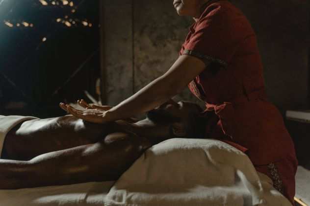 Massaggiatore e massaggiatrice per tutti i piaceri del corpo