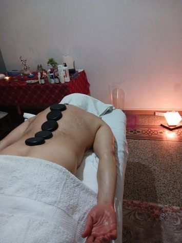 MASSAGGIATRICE ATESTATA ESEGUI VARI TIPI DI MASSAGGI...RILASSANTE,HOT STONE