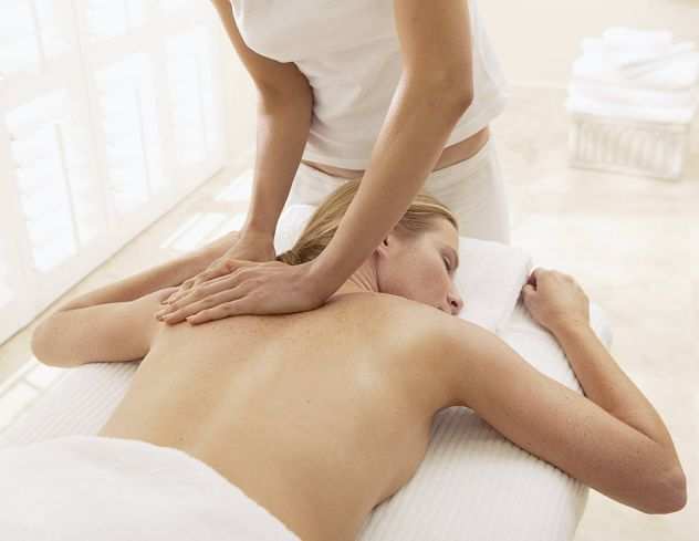 Massaggiatrice,massaggi benessere